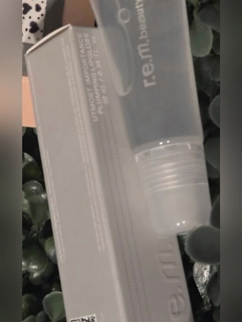 NIB r.e.m. beauty Utmost Importance Plumping Lip Gloss Clear